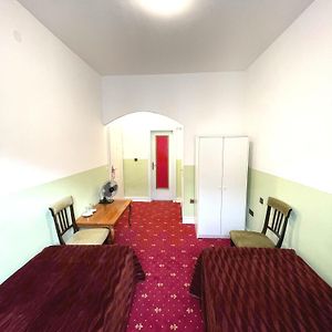 Economy Kamer met Twee Aparte Bedden